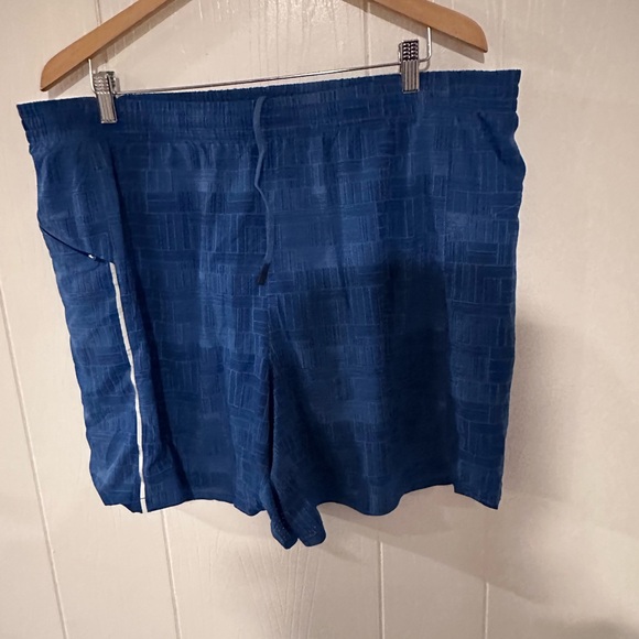 Active Shorts - Picture 4 of 6